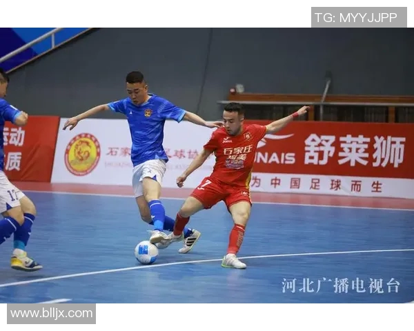 足球明星滑铲庆祝动作的魅力与技巧解析让我们一起领略足球场上的激情瞬间